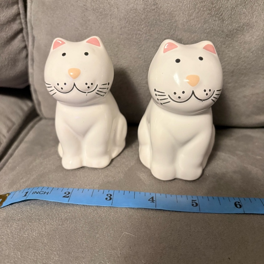 Vintage Cat Salt and Pepper Shakers